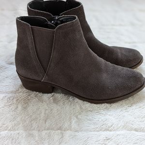 Boots 8 women